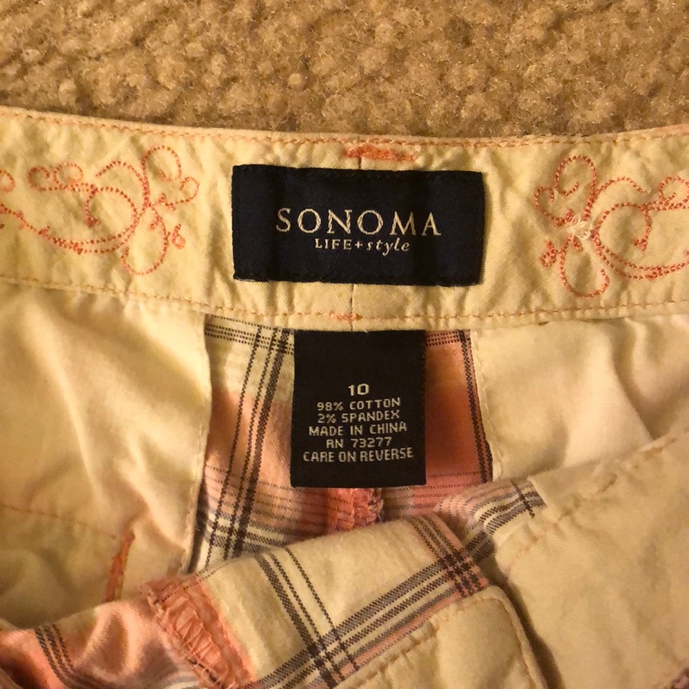 Shorts - Picture 3 of 3